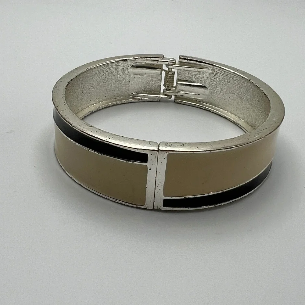 Enamel Bangle Black‎ and Cream Enamel Silver Tone Clamper Bracelet
